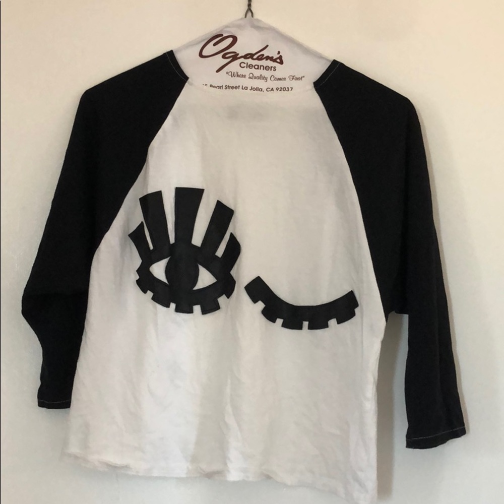 LF blinking eye baseball tee